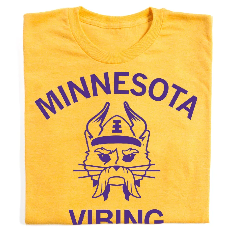 Easy Fit Tee-Minnesota Vibing